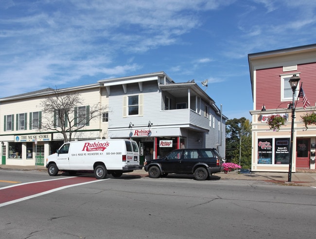 22-24 E Main St in Webster, NY - Building Photo - Building Photo
