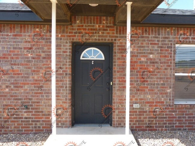 2400 E 14th St in Clovis, NM - Building Photo - Building Photo