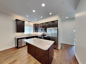 602 Koins Way in Bluffdale, UT - Foto de edificio - Building Photo