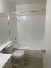 8652 Gloria Ave, Unit D in Garden Grove, CA - Building Photo - Building Photo