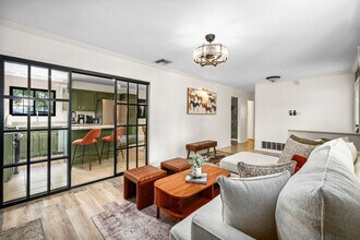 3951 Starhill Dr in San Antonio, TX - Building Photo - Building Photo