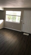 6552-6554 Thurston Rd in Springfield, OR - Foto de edificio - Building Photo