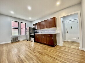 24 Thayer St in New York, NY - Building Photo - Building Photo