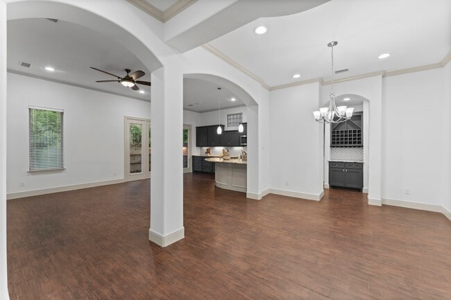 property at 10 Jarvis Row Cir