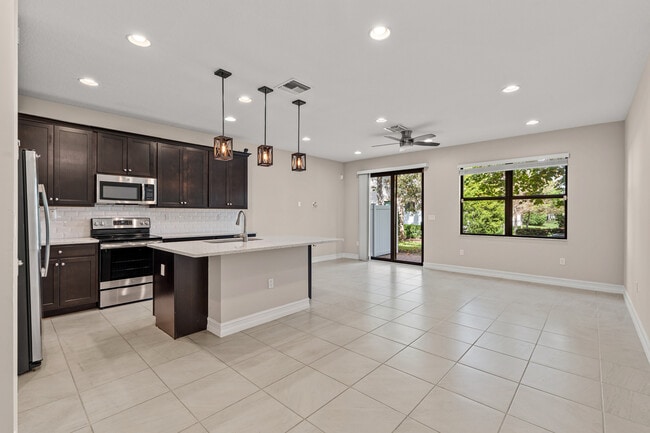 10103 Akenside Dr in Boca Raton, FL - Building Photo - Building Photo