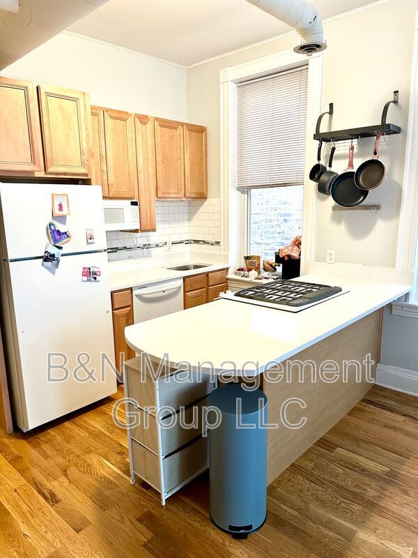 property at 2337 N Janssen Ave