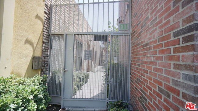 922 W 23rd St in Los Angeles, CA - Building Photo - Building Photo