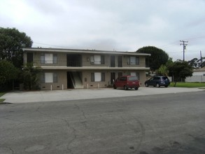 3291 E Artesia Blvd in Long Beach, CA - Building Photo - Building Photo