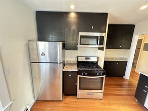 58 Pleasant St, Unit #2 in Cambridge, MA - Building Photo - Building Photo