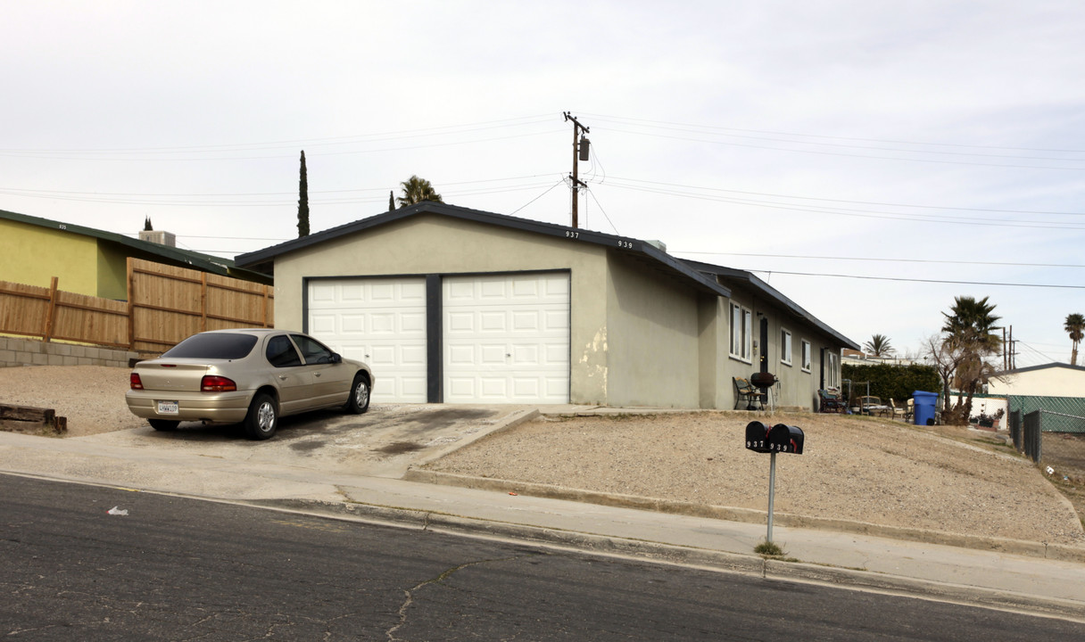 937-939 Carson St in Barstow, CA - Building Photo