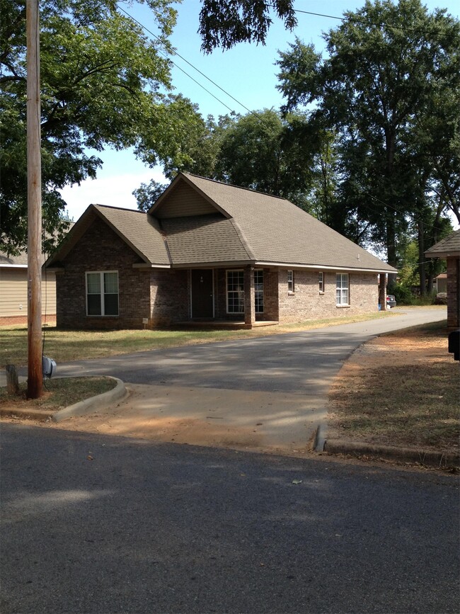 1605 4th Ave in Tuscaloosa, AL - Building Photo - Building Photo