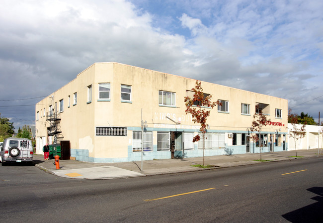 Killingsworth Plaza 2 in Portland, OR - Building Photo - Building Photo