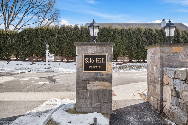 40 Silo Cir in Greenwich, CT - Building Photo - Building Photo