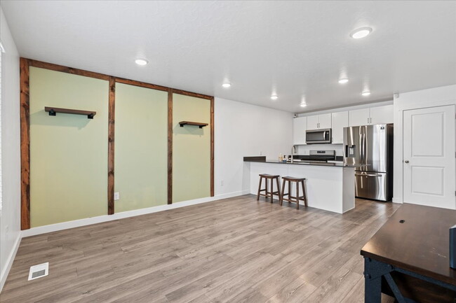 86 N Monitor Row in Saratoga Springs, UT - Building Photo - Building Photo