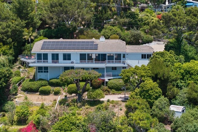 property at 4986 Puesta Del Sol