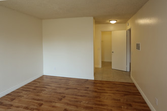 Park Plaza Apartments in Stanton, CA - Building Photo - Interior Photo