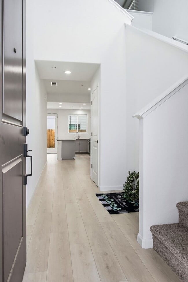 1317 W Sedona Ave in Visalia, CA - Building Photo - Building Photo