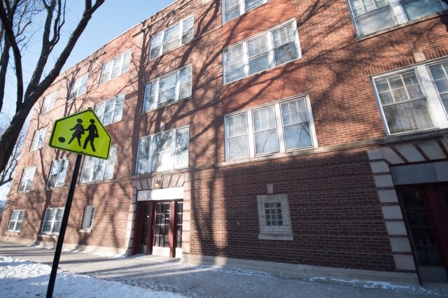 2453 W Sunnyside Ave-Unit -2459-G in Chicago, IL - Foto de edificio