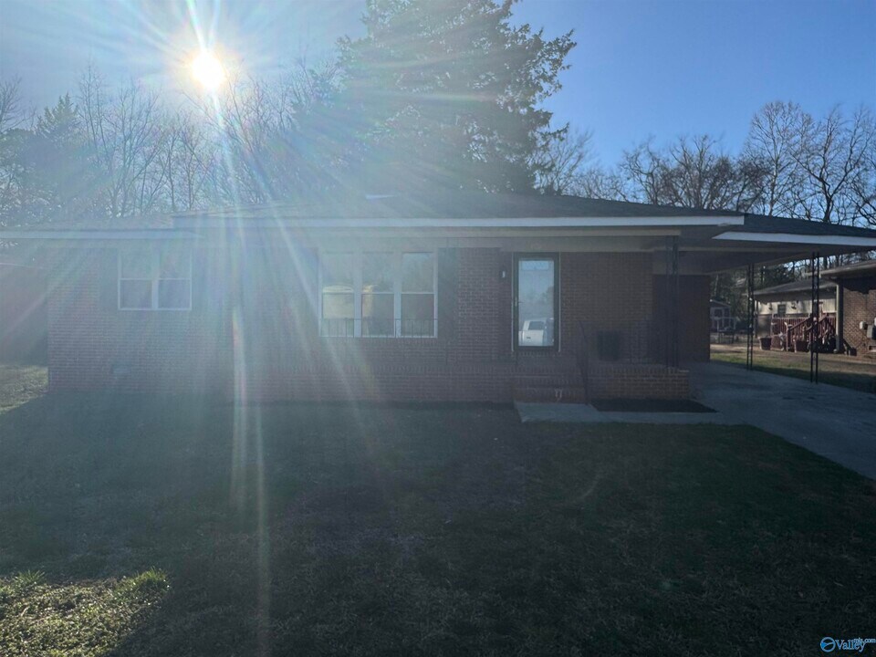 3307 Farris Dr in Huntsville, AL - Foto de edificio