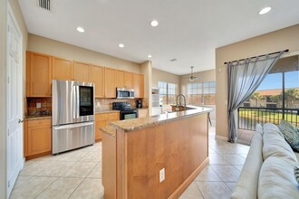 8204 NW 128th Ln in Parkland, FL - Foto de edificio - Building Photo