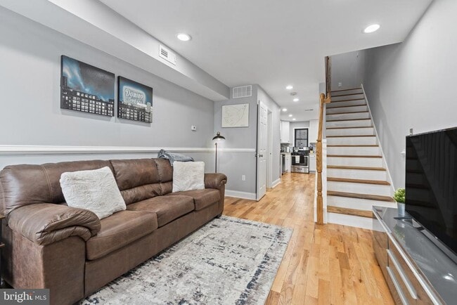 property at 712 N Duncan St