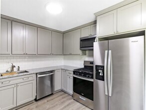 3105 Church St in Galveston, TX - Building Photo - Building Photo