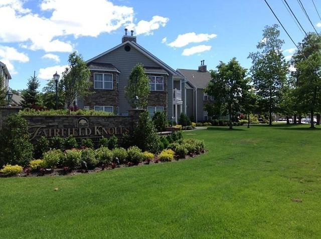 Fairfield Knolls At West Sayville in West Sayville, NY - Building Photo - Building Photo