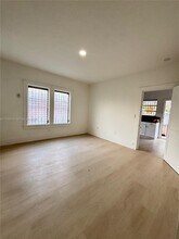 2035 NW 26th St in Miami, FL - Building Photo - Building Photo