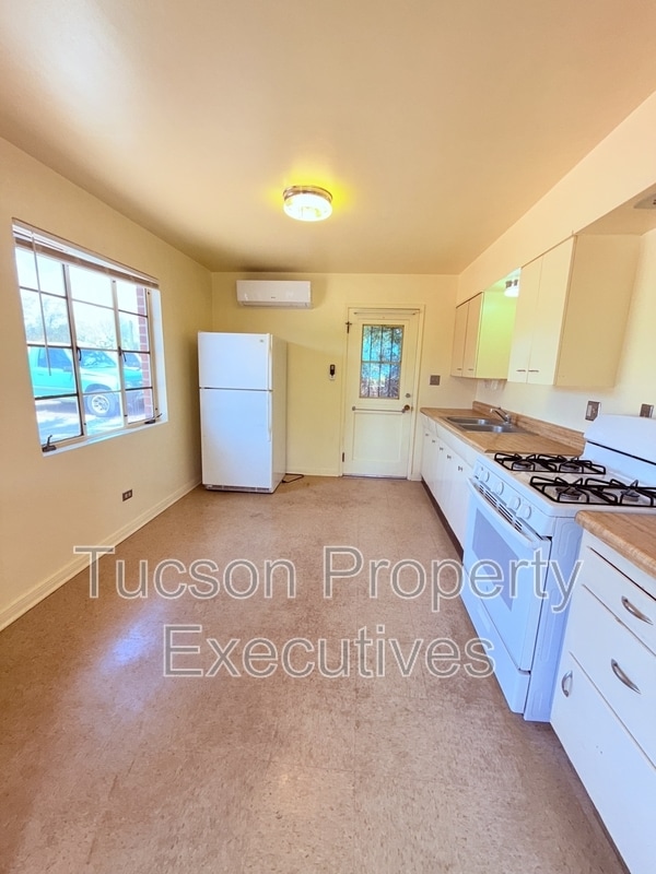 2831 E Adams St in Tucson, AZ - Building Photo - Building Photo