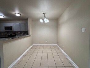 5603 Lakebend W Dr in San Antonio, TX - Building Photo - Building Photo