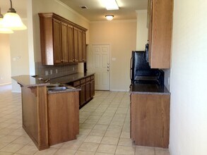 1213 Phoenix Trl in McGregor, TX - Building Photo - Building Photo