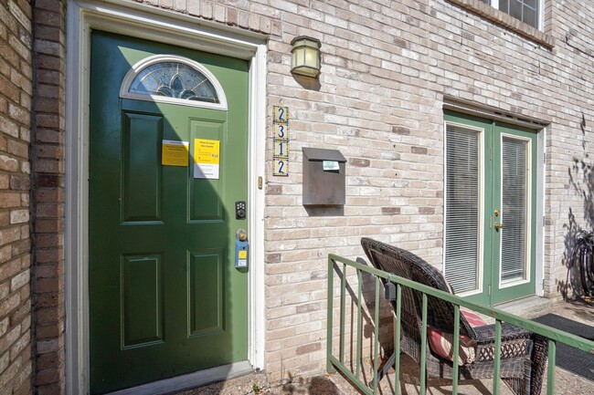 2312 Montclaire St in Austin, TX - Building Photo - Building Photo
