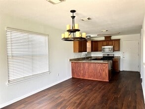 107 Hague St in Hutto, TX - Building Photo - Building Photo