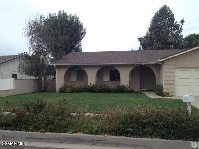 property at 5985 Dovetail Dr