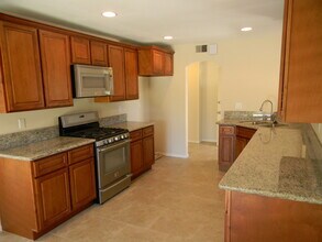 1404 E Sycamore Ave in Orange, CA - Building Photo - Building Photo