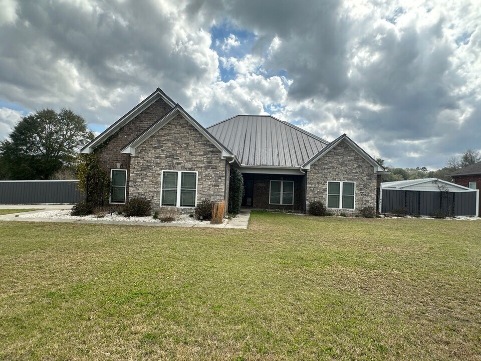 180 Freedom Heights in Enterprise, AL - Building Photo