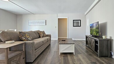 222 Lili?uokalani Ave in Honolulu, HI - Building Photo - Building Photo