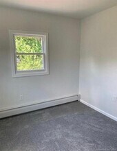 34 Norman St in Manchester, CT - Building Photo - Building Photo