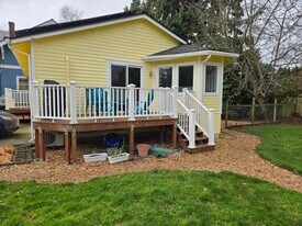 1228 S 3rd St, Unit C in Mount Vernon, WA - Building Photo