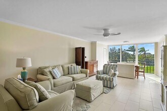 5510 La Puerta Del Sol Blvd S in St. Petersburg, FL - Building Photo - Building Photo