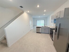 3102 Skyline Lp in Kissimmee, FL - Building Photo - Building Photo