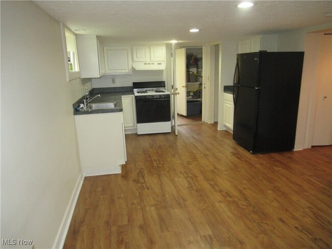 property at 11635 Ravenna Rd