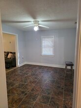 1714 County Line Rd in Cross, SC - Foto de edificio - Building Photo
