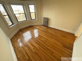 1165 Commonwealth Ave, Unit 16 in Boston, MA - Building Photo