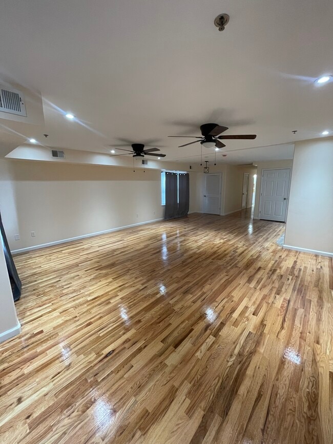 93 Osborne Ter, Unit 2 in Newark, NJ - Building Photo - Building Photo