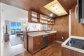 50 Biscayne Blvd, Unit 904 in Miami, FL - Building Photo - Building Photo