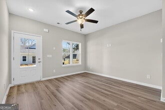 5 Crown St in Lagrange, GA - Building Photo - Building Photo