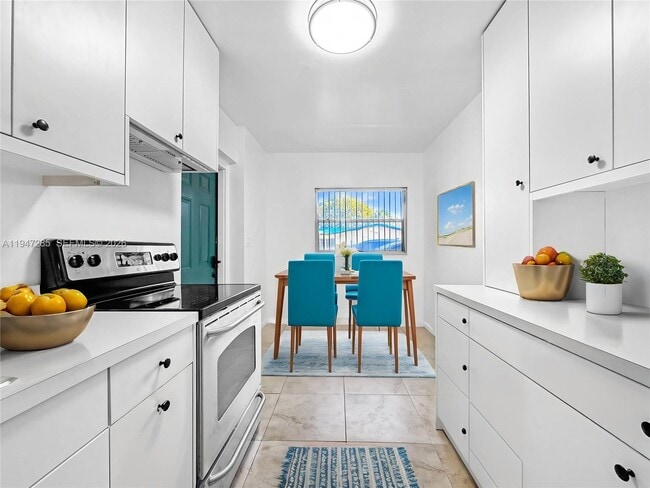 883 SW 10th St in Pompano Beach, FL - Building Photo - Building Photo