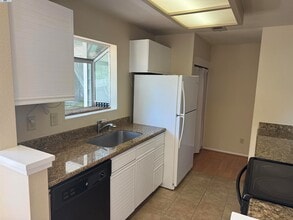 7815 Canyon Meadows Cir, Unit A in Pleasanton, CA - Building Photo - Building Photo