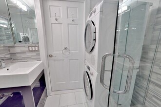 208 1st Ave., Unit 3 in New York, NY - Building Photo - Building Photo